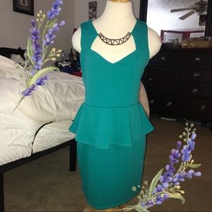 Turquoise fitted dress + necklace💐